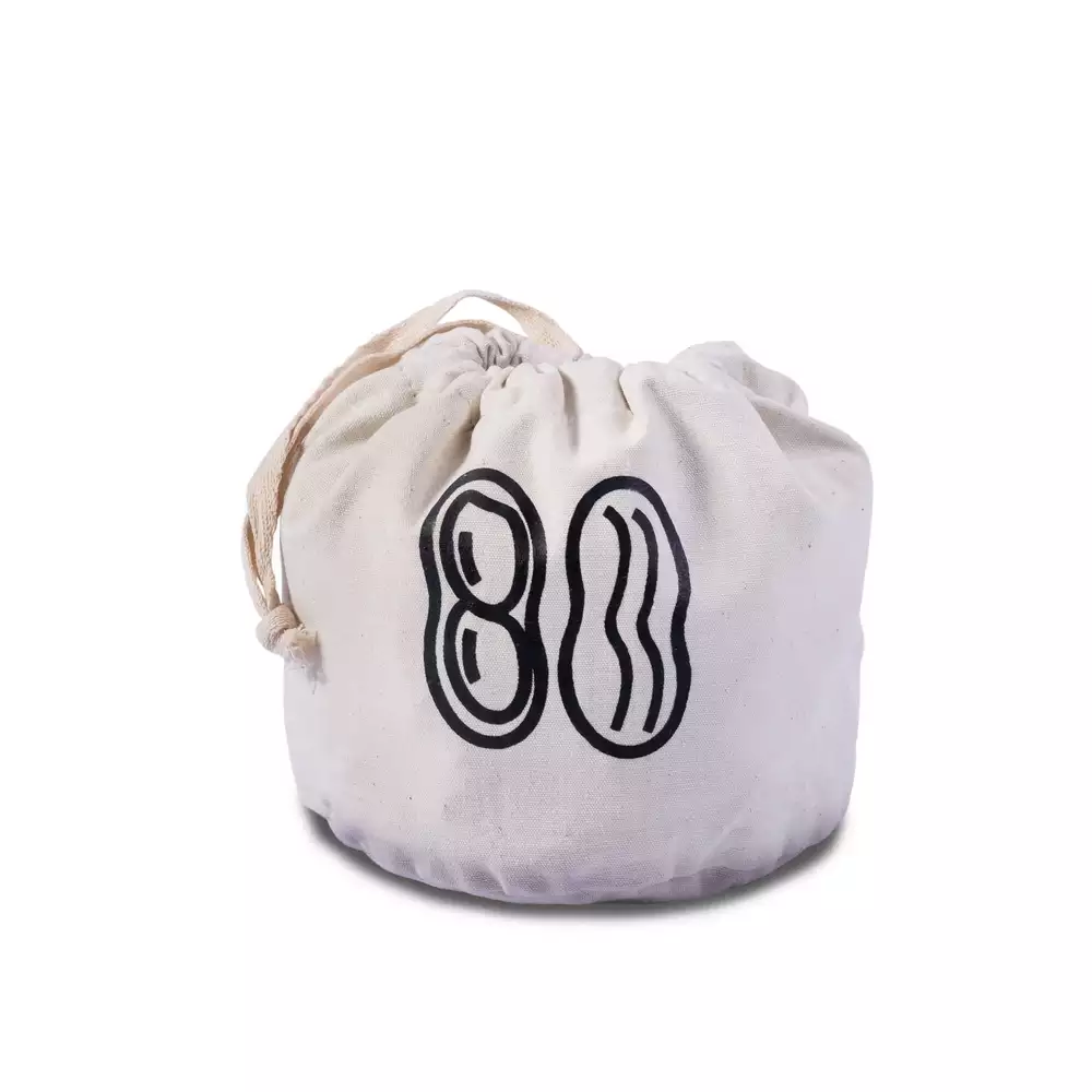 یک عدد کیسه پارچه‌ای طرح بادام زمینی با پیش زمینه سفید