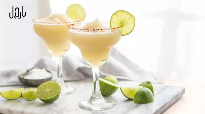 margarita-mocktail-in-two-glasses